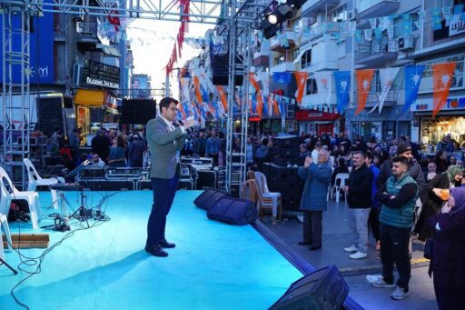 Bayraklı Belediye Başkan Adayı Bilal Kırkpınar’ın ev sahipliğinde Sevgi Yolu’nda