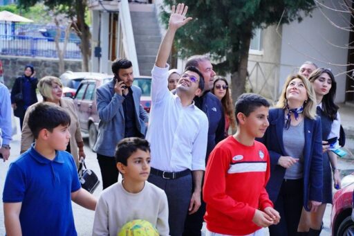 Cumhur İttifakı Bayraklı Belediye Başkan Adayı Bilal Kırkpınar, ilçe sakinlerine