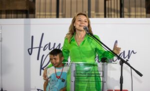 Konak BelediyeBaşkanı Nilüfer Çınarlı Mutlu, seçim sonrası ilk iftar yemeğini