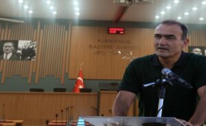 Karabağlar’da uzun yıllardır siyaset yapan Zafer Levent Yıldır’ın Meclis Grup