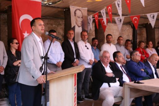Bornova Belediye Başkanı Ömer Eşki, CHP Bornova İlçe Başkanlığı’nın düzenlediği