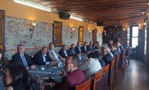 İzmir Büyükşehir Belediye Başkanı Cemil Tugay ve CHP’li 28 ilçe