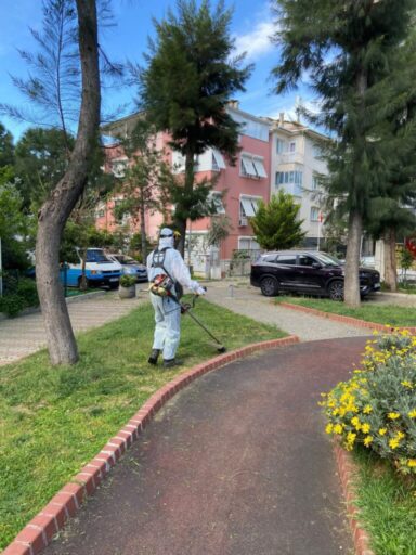 Konak Belediyesi Park ve Bahçeler Müdürlüğü ekipleri,  Ramazan Bayramı öncesi