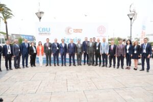 Konak Saat Kulesi Atatürk Meydanı’nda gerçekleşen ‘Liselerde Bilim Uygulamaları’ ilsergisine;