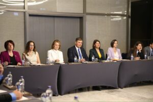 İzmir Büyükşehir Belediye Başkanı seçilen Dr. Cemil Tugay, yeni seçilen