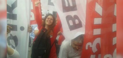 Bugünün mutluluğunu yaşayacaksak, geçmişten bugüne nasıl geldiğimizi unutmayacağız. Bazen düz,