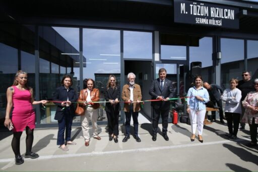 İzmir Büyükşehir Belediye Başkanı seçilen Karşıyaka Belediye Başkanı Dr. Cemil