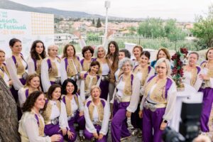 Lal Denizli, 13. Alaçatı Ot Festivali’nin Tanıtım Toplantısı için halkla