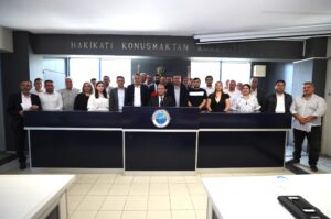 Menderes Belediyesi’nde ilk meclis gerçekleşti. Komisyon üyelerinin belirlendiğitoplantıda, 2023 yılı