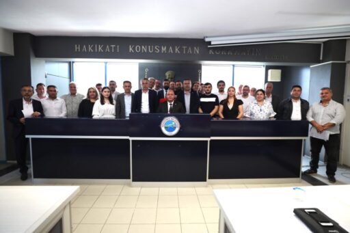 Menderes Belediyesi’nde ilk meclis gerçekleşti. Komisyon üyelerinin belirlendiğitoplantıda, 2023 yılı