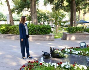 Karşıyaka Belediye Başkanı B. Yıldız Ünsal ilk mesai gününde, Zübeyde