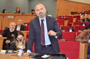 İzmir Büyükşehir Belediyesi AK Parti Grubu’ndan CHP’li Ekşi’ye ard arda