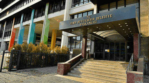 İzmir büyükşehir belediyesi son günler de sıklıkla dillendirilen işten çıkarmalarla