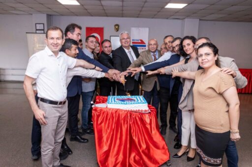 İzmir Metrosu 24 yaşında 1 milyar 400 milyon yolcu taşındı İzmir Büyükşehir Belediyesi’nin 60