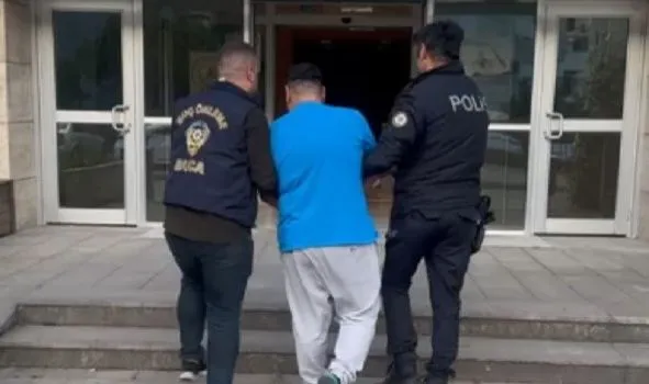 Uyuşturucu madde ticareti yapma suçundan hakkında kesinleşmiş 23 yıl 6