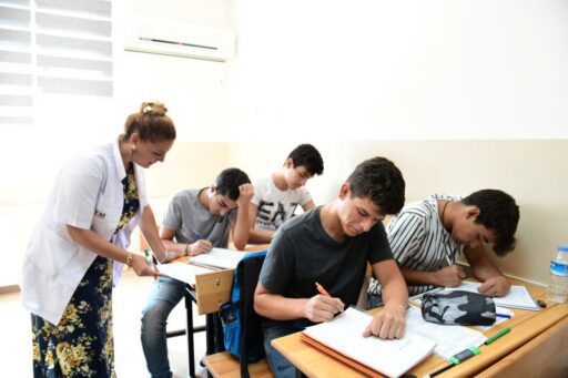 Çiğli Belediyesi’nden Öğrencilere YKS ve LGS Desteği Çiğli Belediyesi, Yükseköğretim Kurumları Sınavı (YKS) ve Liselere Giriş Sınavı’na