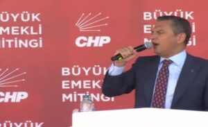 CHP, Ankara’da ‘Büyük Emekli Mitingi’ düzenledi. Mitingde vatandaşlara seslenen CHP