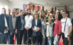 İYİ Parti İzmir’de sular durulmuyor. İYİ Parti Gaziemir, Bornova ilçe