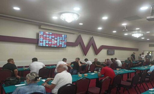 İzmir’in Bornova ilçesindeki iş yerinde kumar oynadıkları belirlenen 186 kişiye