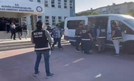 İzmir’de, silah ve mühimmat kaçakçılığı ile uyuşturucu satıcılarına yönelik gerçekleştirilen