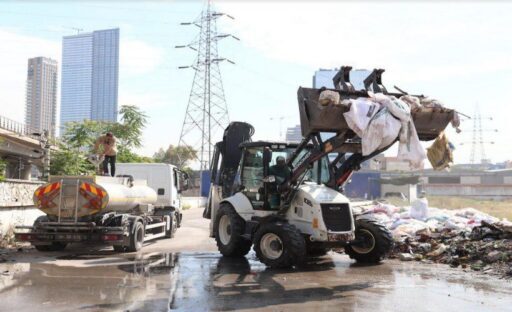 Konak Belediyesi kaçak moloz dökümüne karşı sıkı bir çalışma başlattı.