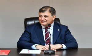 İzmir Büyükşehir Belediye Başkanı Dr. Cemil Tugay, ilk 180 günlük