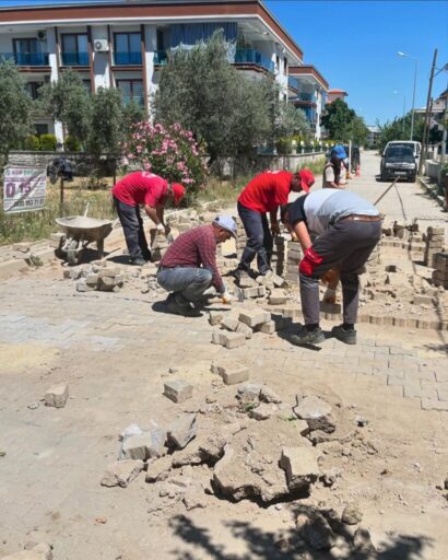 Göreve gelir gelmez kolları sıvayıp icraatlere başlayan Menderes Belediye Başkanı