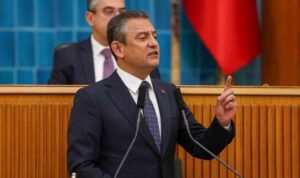 Cumhuriyet Halk Partisi Lideri Özgür Özel, TBMM Grup Toplantısında yaptığı