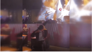 Ankara Etimesgut belediye başkanı Erdal Beşikçioğlu Melek Mosso konserinde ortamın