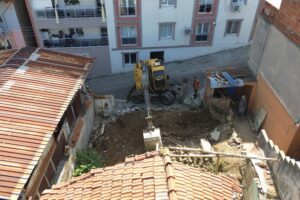 Kemalpaşa Belediyesi, kent dokusunu bozan ve yıkılma riski taşıyan metruk