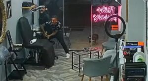 Muğla’nın Marmaris ilçesinde dövme dükkanını basıp pompalı tüfekle 2 kişiyi