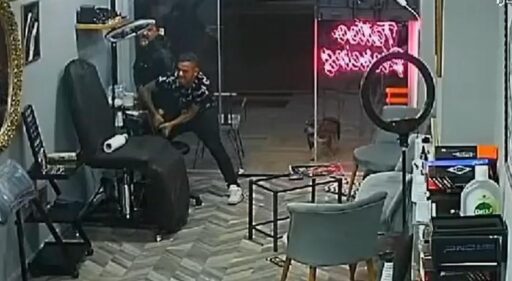 Muğla’nın Marmaris ilçesinde dövme dükkanını basıp pompalı tüfekle 2 kişiyi