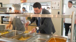 Bayraklı Belediye Başkanı İrfan Önal, ilk 100 günde yapılması planlanan