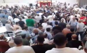 Buca Şirinyer Pazaryeri’nin kapatılarak, hemen yan tarafında bulunan futbol sahasının