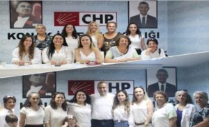 Cumhuriyet Halk Partisi (CHP) Konak İlçe Konak Kolları Başkanlığı’nda devir