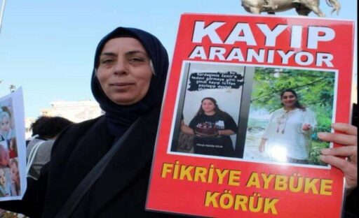 Kahramanmaraş merkezli depremlerde yıkılan Ebrar Sitesi enkazından yaralı çıkarılıp İzmir’e