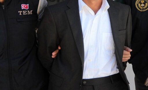 İzmir’de, FETÖ/PDY’nin Türk Silahlı Kuvvetleri (TSK) yapılanmasına yönelik düzenlenen operasyonda