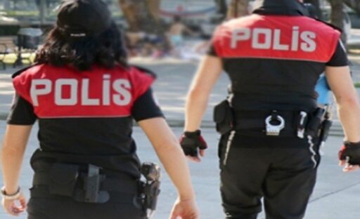 İzmir’de, Motosikletli Polis Timleri’nin yaptığı denetimlerde, uyuşturucu madde, kaçak sigara,