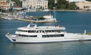 Kurban Bayramı tatilini Yunan adalarında geçirmek isteyenler, ‘kapılara’ akın etti.