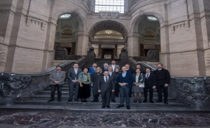 Soyer’in yurt dışında açtığı İzmir Ofisleri kapanıyor! Eski İzmir Büyükşehir Belediye Başkanı Tunç Soyer’in “Bizim de dünyadan