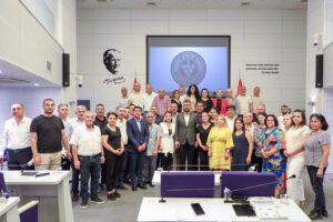 Buca Belediye Başkanı Görkem Duman, Buca’nın 47 mahalle muhtarıyla bir