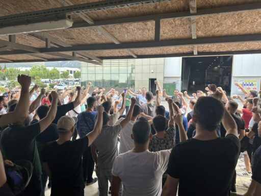 BİRLEŞİK METAL-İŞ SENDİKASI Tarafından maaş zammı görüşmelerinin tıkanması nedeniyle grev