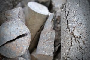 İzmir Büyükşehir Belediyesi, kentin afetlerden etkilenmemesi için deprem araştırmaları ve