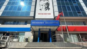 Menderes Belediye Meclisi'nde Komisyon Seçimleri Krize Neden Oldu: CHP'li 5