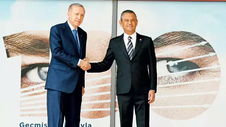 Cumhurbaşkanı Tayyip Erdoğan’ın CHP Genel Başkanı Özgür Özel’e merakla beklenen
