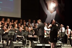 Türk Sanat Müziği tutkunları Bornova’da unutulmaz bir gece yaşadı. Bornova