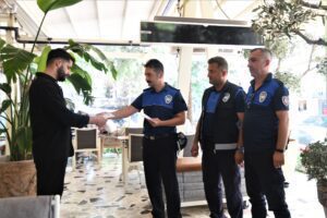 Bornova Belediyesi, öğrencilerin, hafta sonu yapılacak üniversite giriş sınavı sırasında