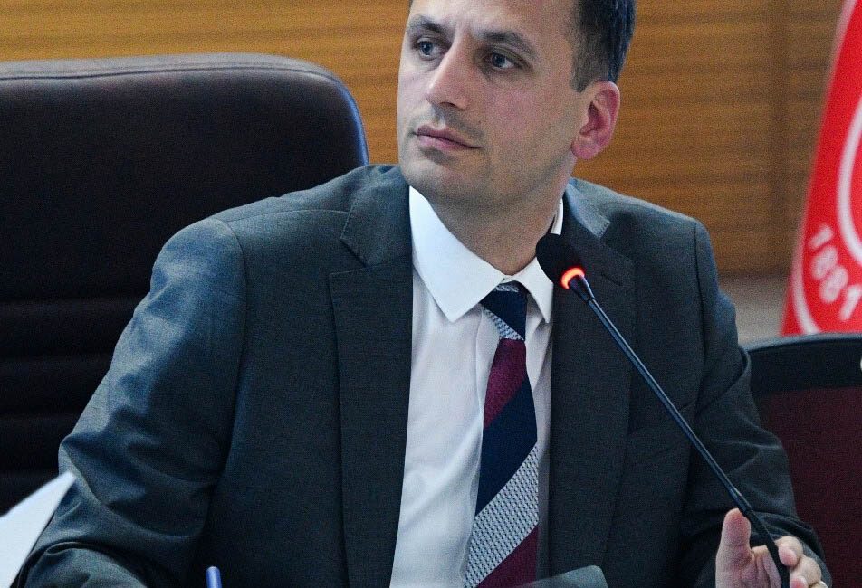 Bornova Belediyesi 2024 yılı denetim raporu mecliste gündeme alınırken komisyonun