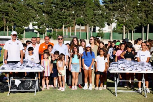 Çeşme Belediye Spor Kulübü Yaz Spor Okulları açılışında konuşan Çeşme