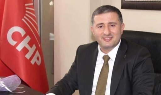 CHP Buca'da Çağdaş Kaya ve yönetimi istifa ederek olağanüstü kongre